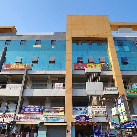 Hotel Tulip Plaza Ahmedabad Bagian luar foto